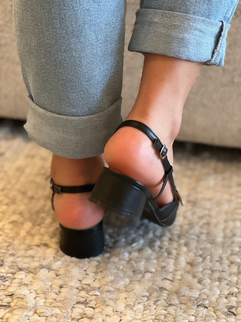 Pointed Toe Slingbacks Flats