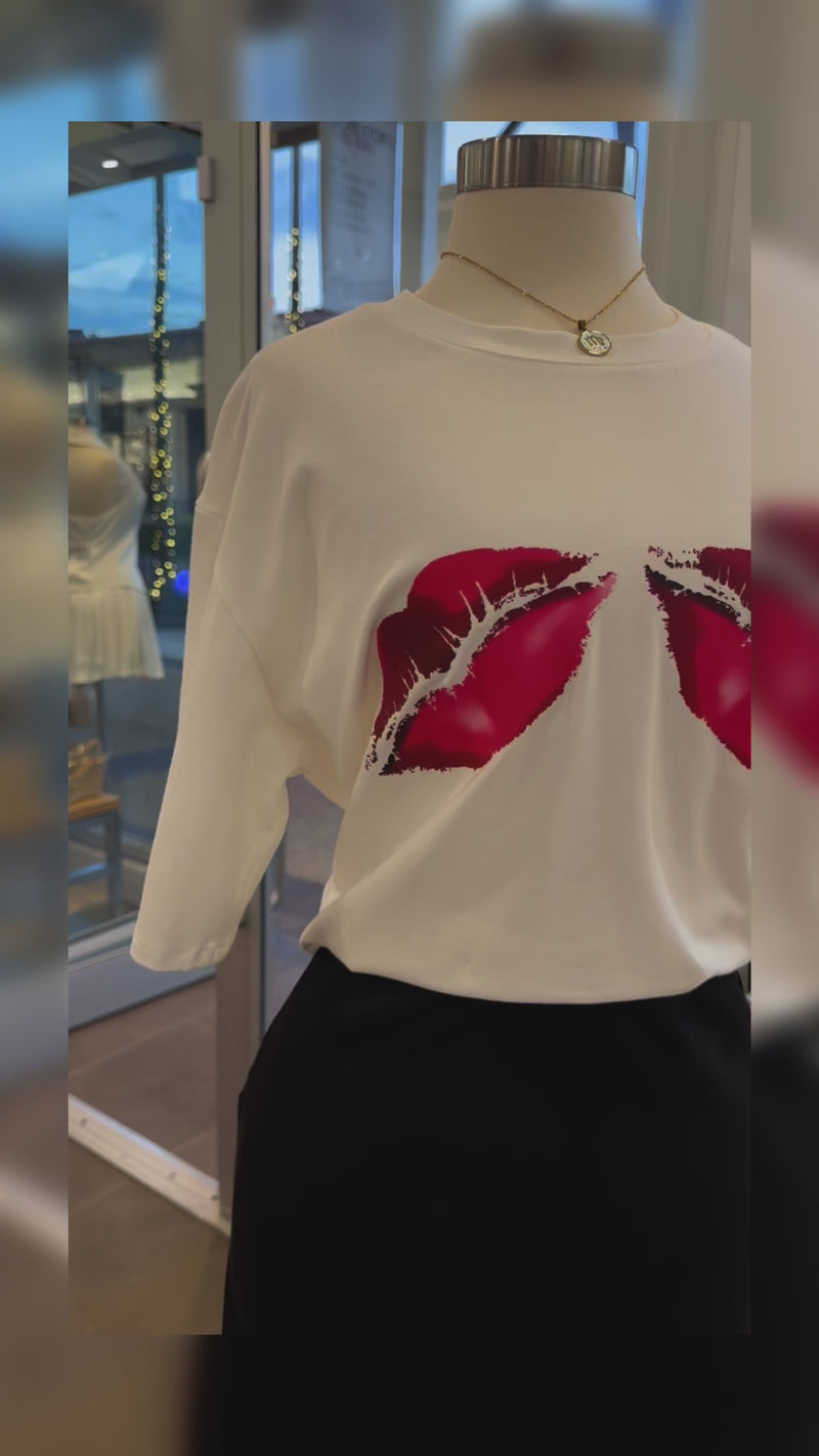 Oversized Kisses Tee